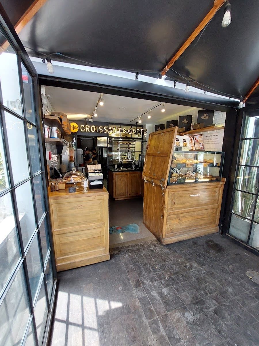 Croissant & Caffe