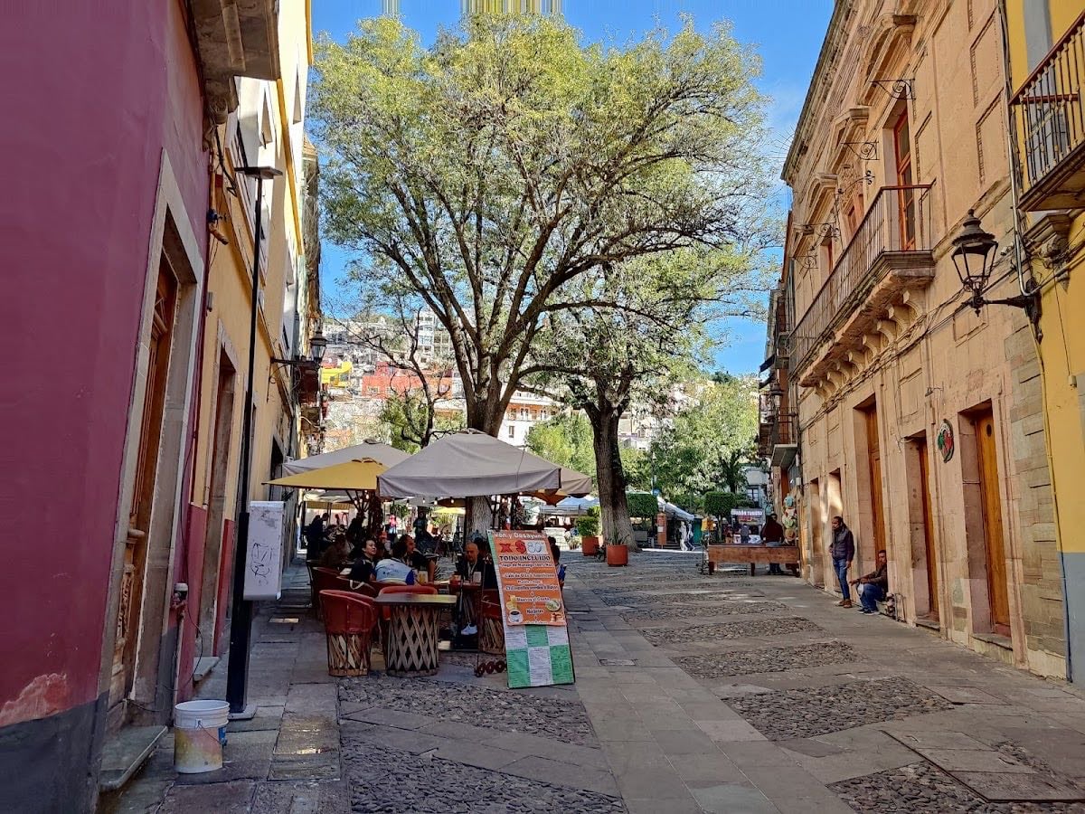 Plaza de San Fernando
