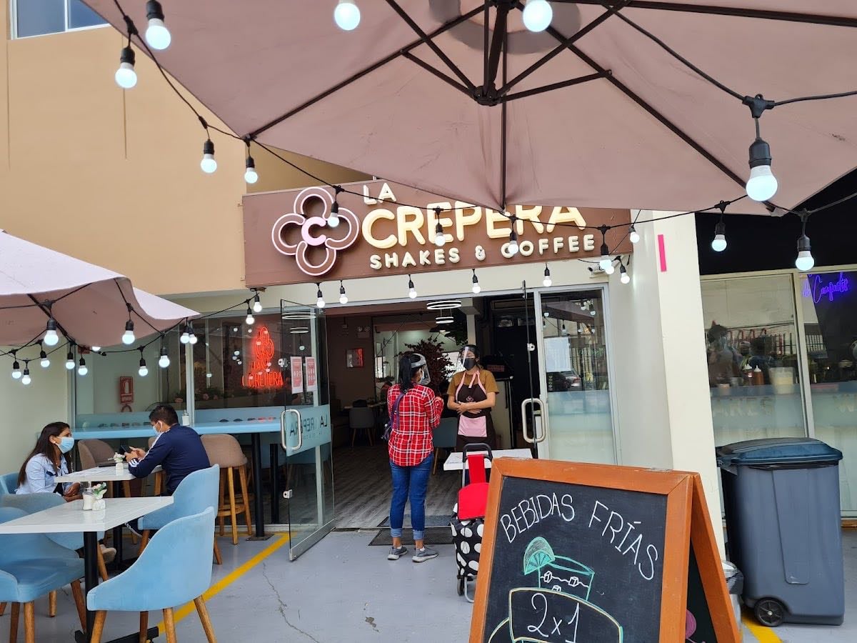 La Crepera Shakes & Coffee
