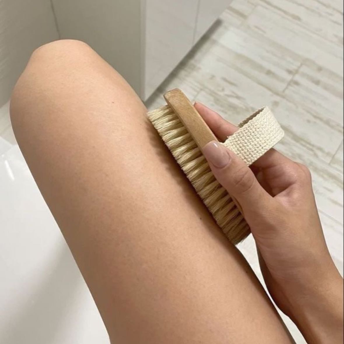 Dry brushing - Open lymph nodes and brush y soft motions