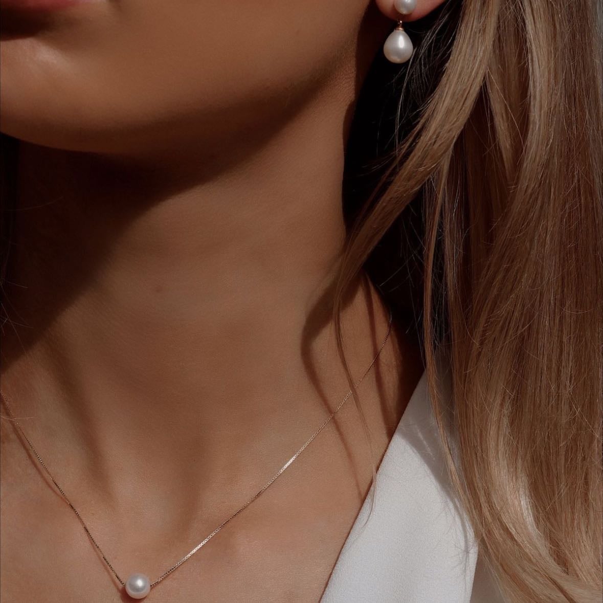 Have a simple and nice jewelry set - Have matching or complementary pieces of jewelry that you can wear on any occasion