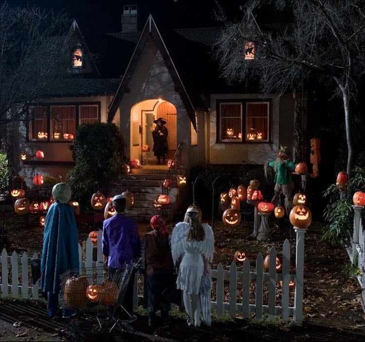 Movies to Watch on Halloween🎃🦇👻 - Movies hypelist by Georgia