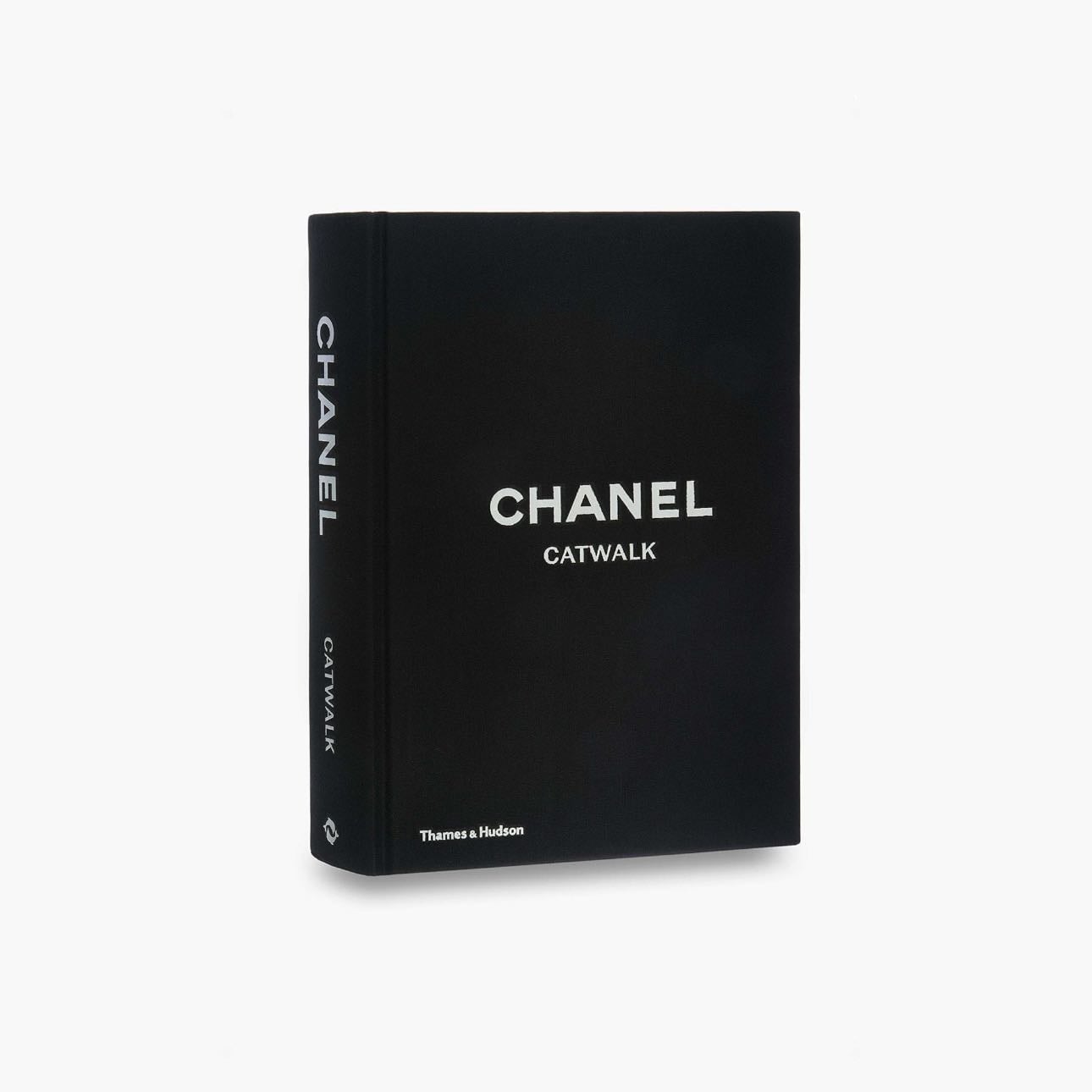 Chanel catwalk book - 59€