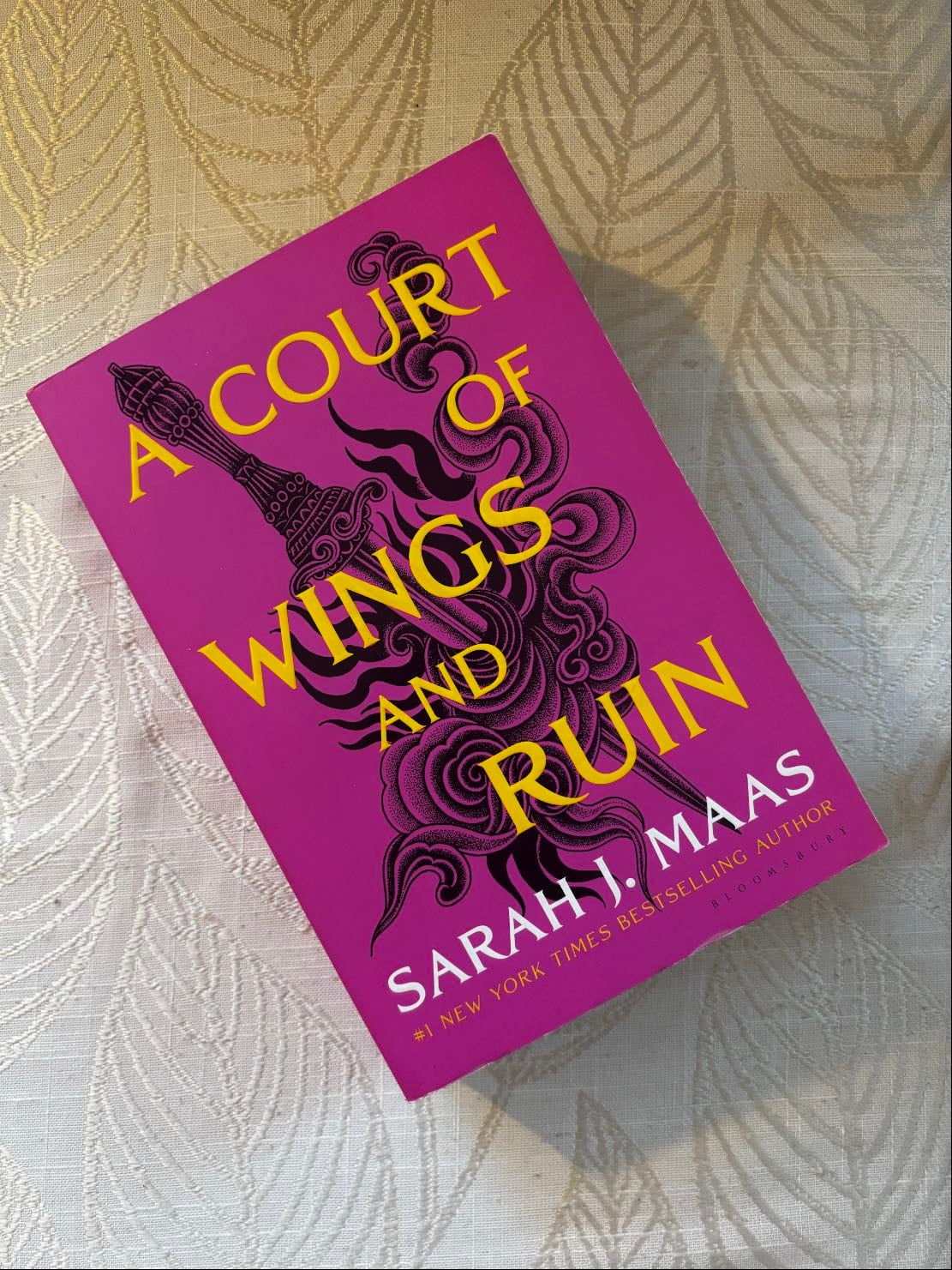 A Court of Wings and Ruin - Sarah J. Maas · 2020