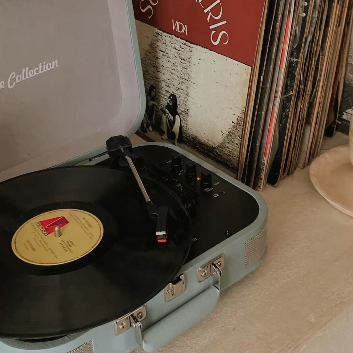 Vinyl player