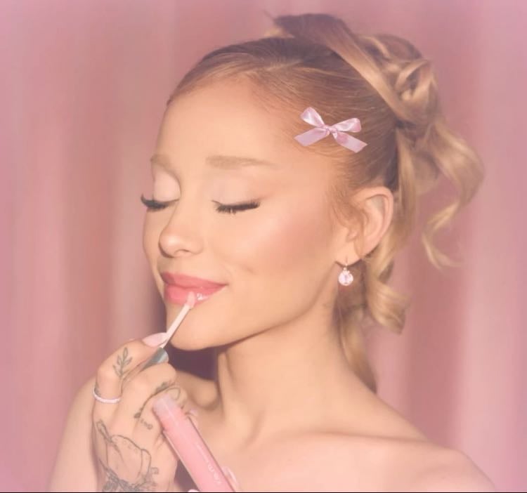 Ariana grande - Music hypelist by Ariane Afonso