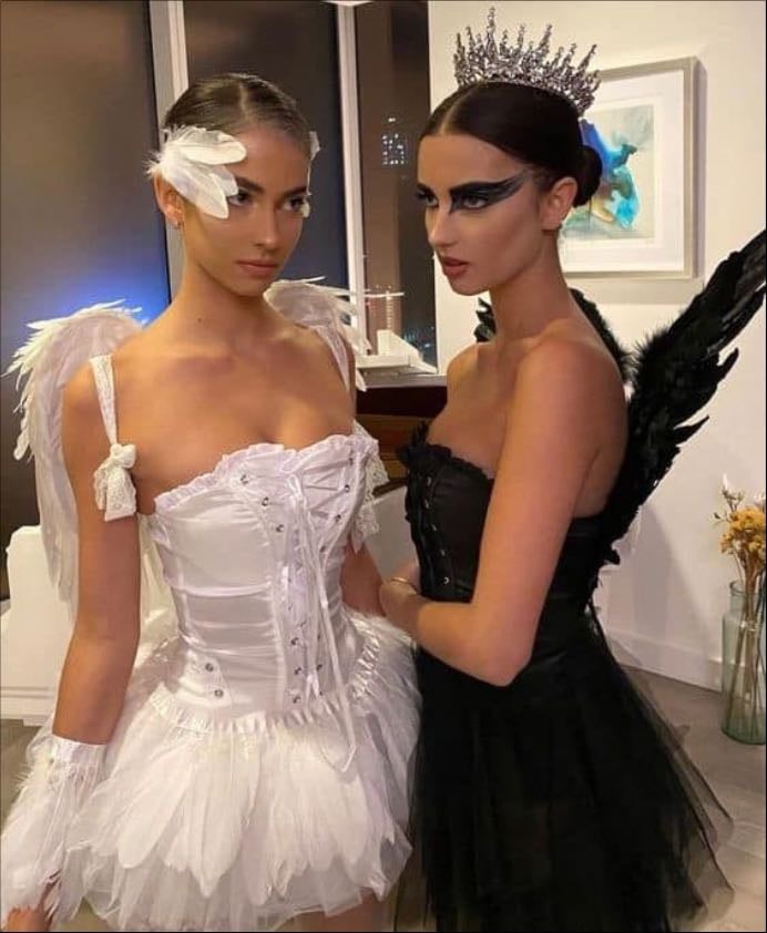 White & Black Swan