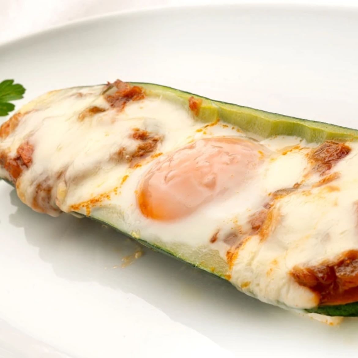 Pimientos rellenos de pisto con huevo