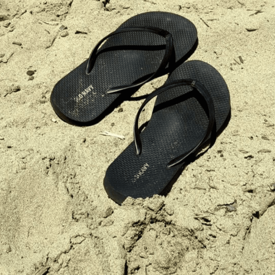 flip flops - aesthetic simple vibes