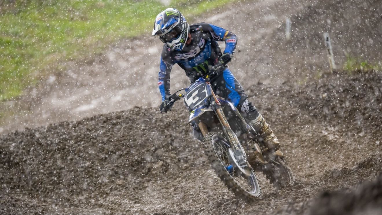 High Point Moto 2 - Heavy rain and mud and race is called a little early with Tomac leading. But Jett wins overall after barely getting spot needed to get points
