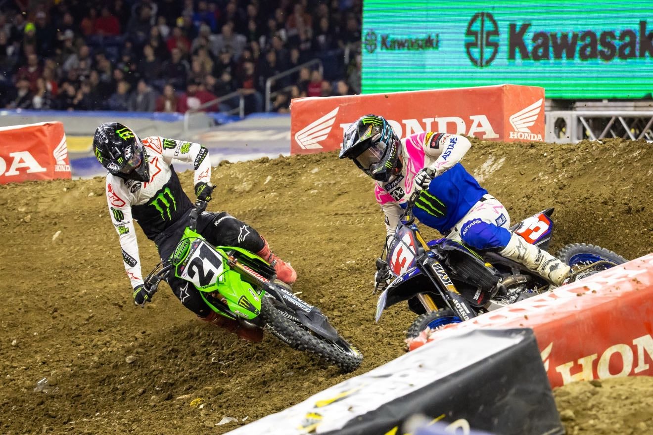 Detroit - So much carnage. Webb makes mistake and Sexton lands on him. Anderson a few seconds later goes out. Then Ferrandis and Musquin. Tomac wins big