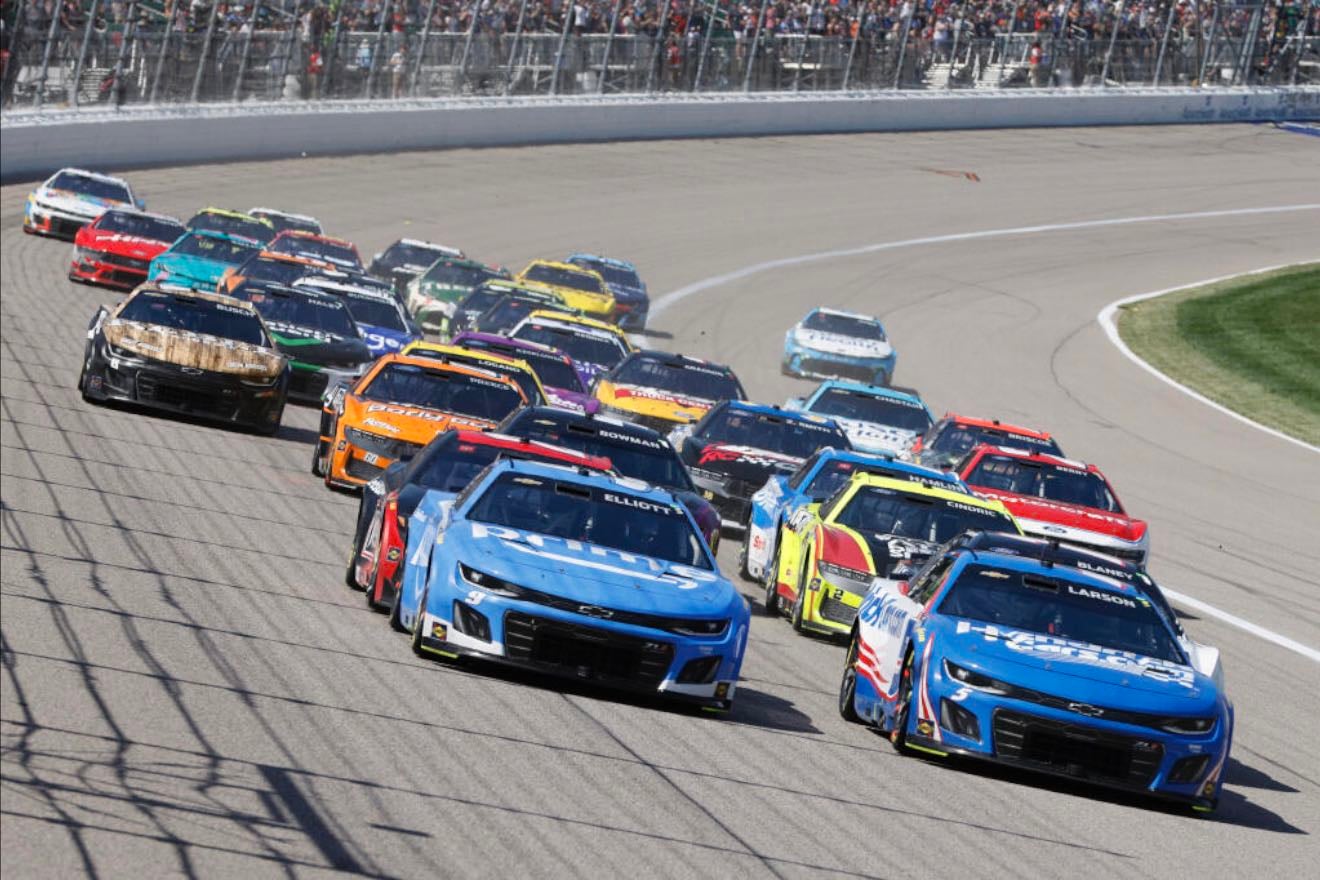 Kansas 1 - Larson leads 221 laps and mostly dominates. Elliott looked promising early but faded. Brad had good run but blew tire. Denny had clutch issue. Bell P2