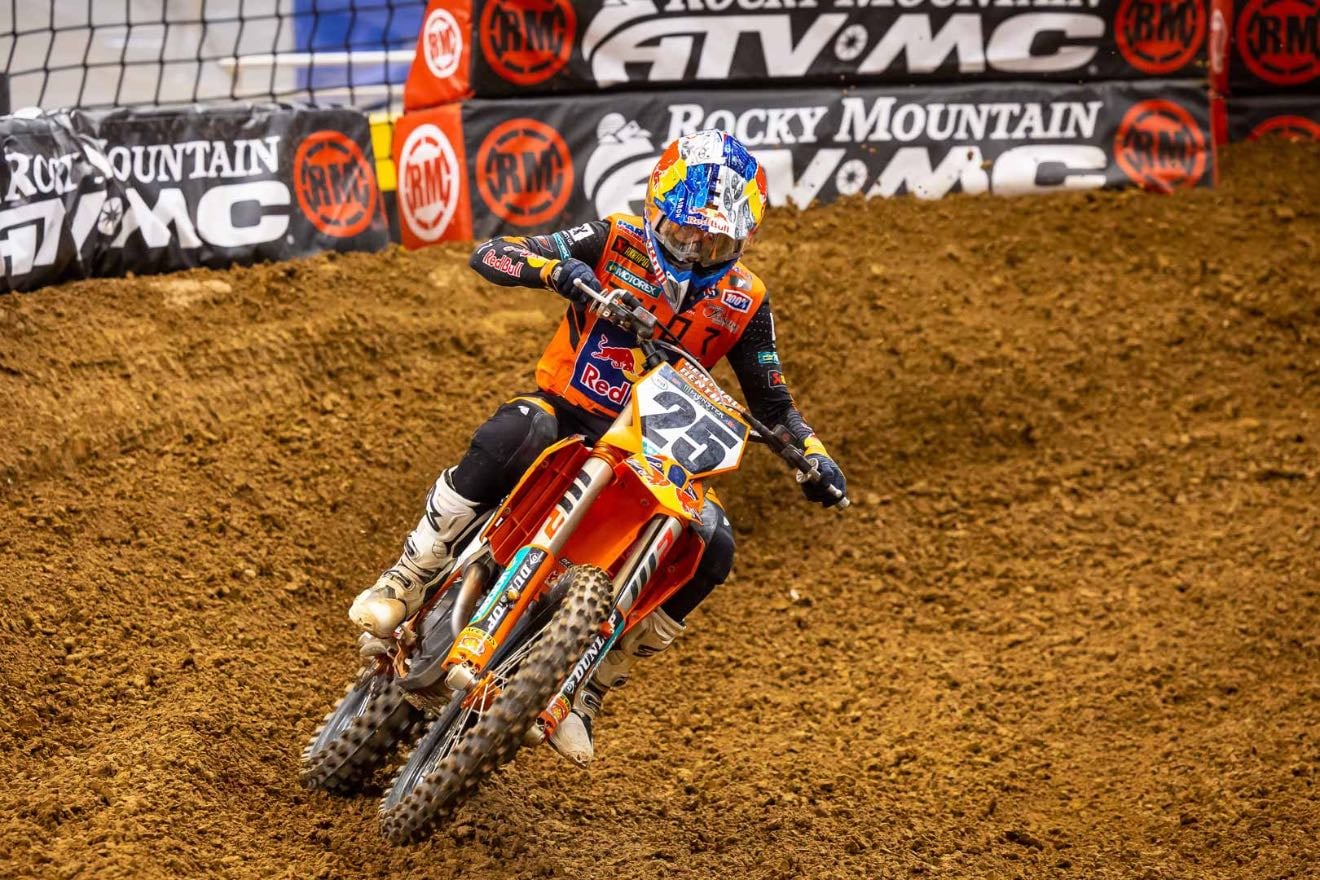 St. Louis - Triple crown. Not much intrigue with Tomac having huge points lead. After rough year Musquin gets first win of season. Sexton 2nd overall, Tomac 3rd
