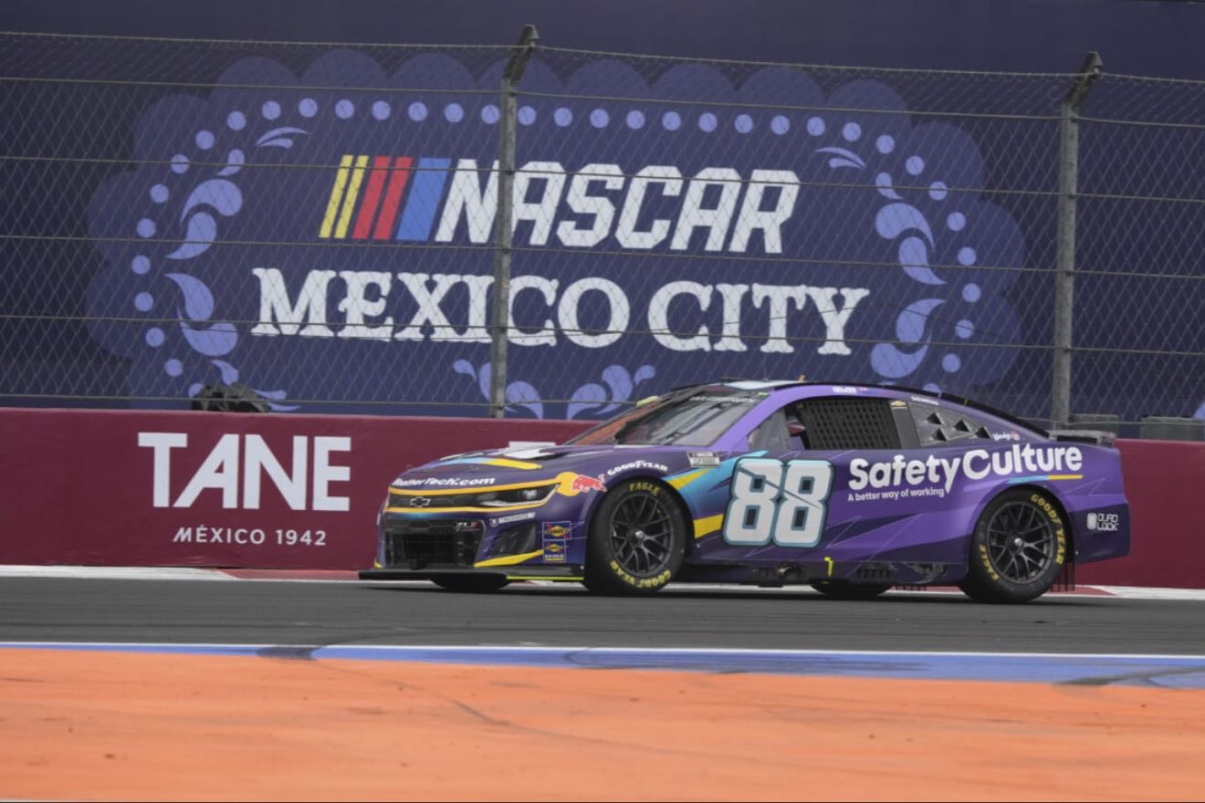 Mexico City - SVG wins by 16 seconds. First half is really good with rain and strategy calls. Then Shane dominates after Ty gets hurt by caution. Bell, Elliott on podium