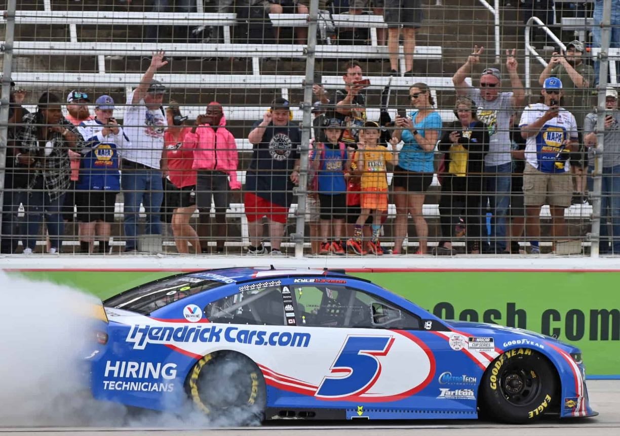 Texas 2 - Larson punches final four ticket, leading 256 laps. He survived lots of late restarts and wasn't really challenged. 45% in poll