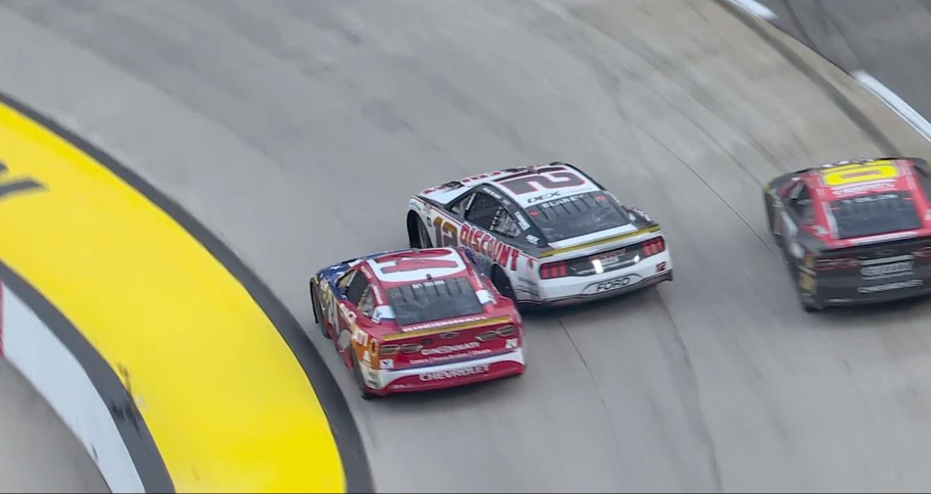Martinsville 2 - Byron controlled the race leading career-high 304 laps, but was 2nd to Blaney with both needing win to advance. Byron nudged Blaney to get lead