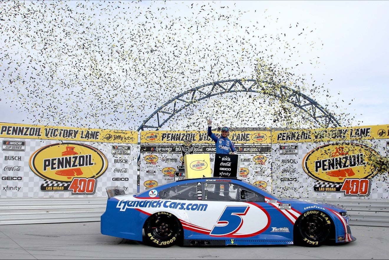 Las Vegas - Larson's first Hendrick win and first on 1.5 mile track. Great racing early with lots of competition and passing. Then Larson takes over after long green flag