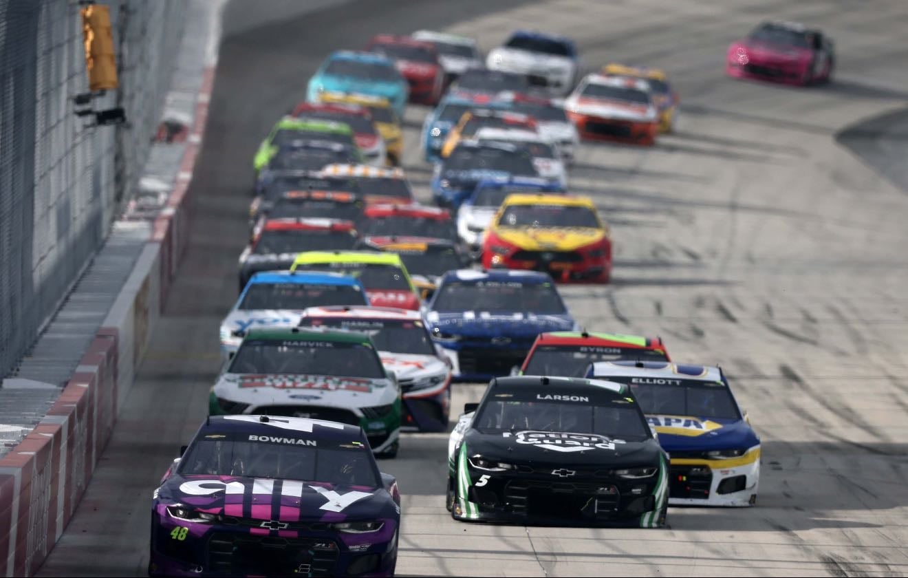 Dover - Hendrick domination finishing 1-2-3-4. Larson led 263 laps but Bowman's pit crew performed and he got lead on late restart
