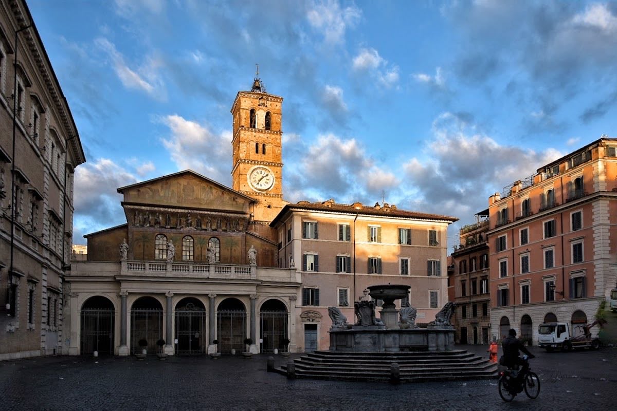 Piazza di Santa Maria in Trastevere