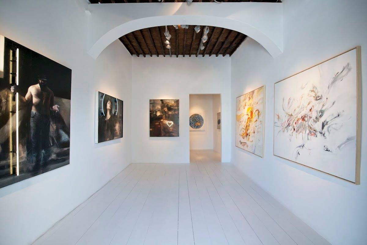 Minima Gallery