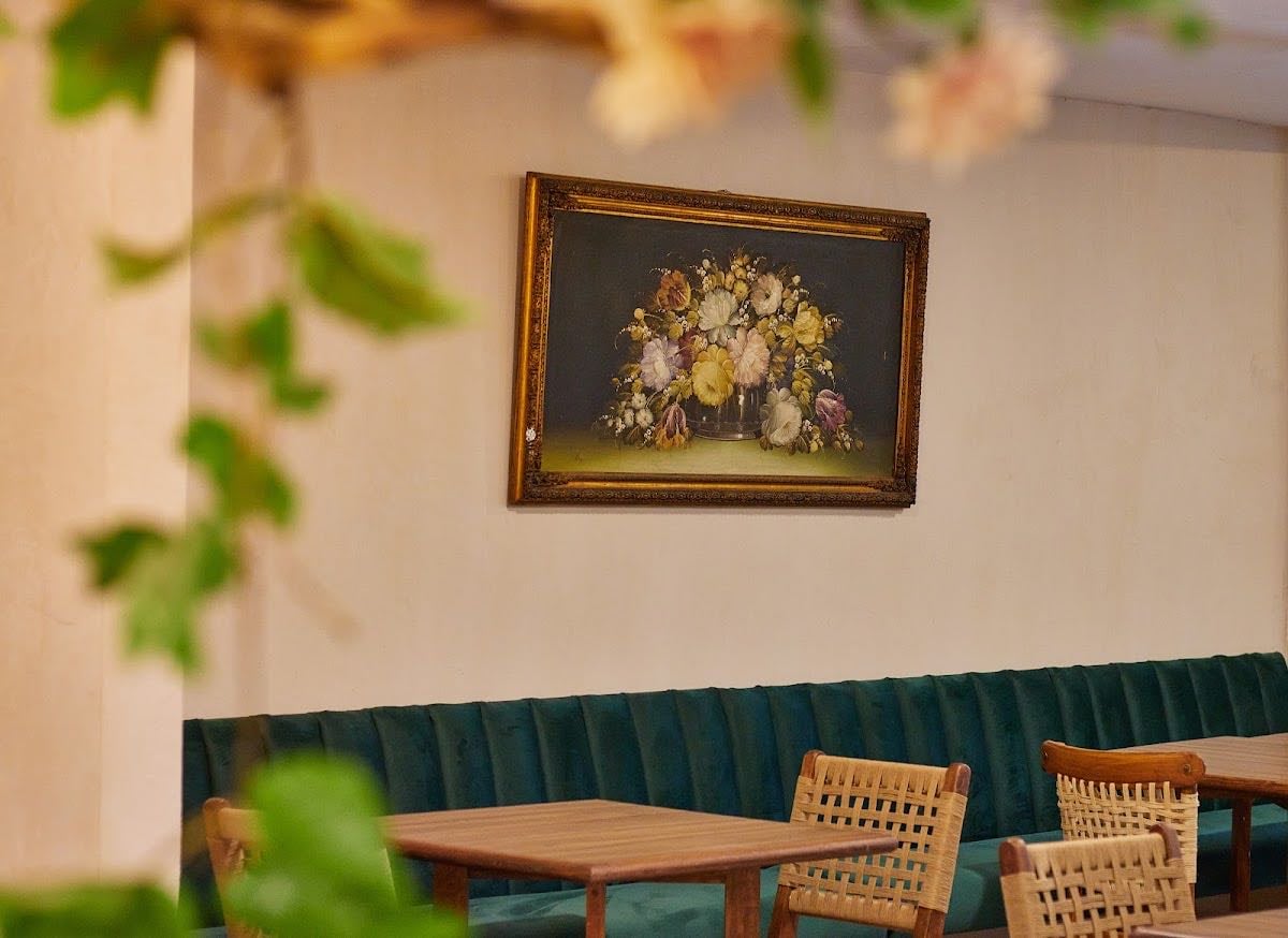 Carlota Bistro Café