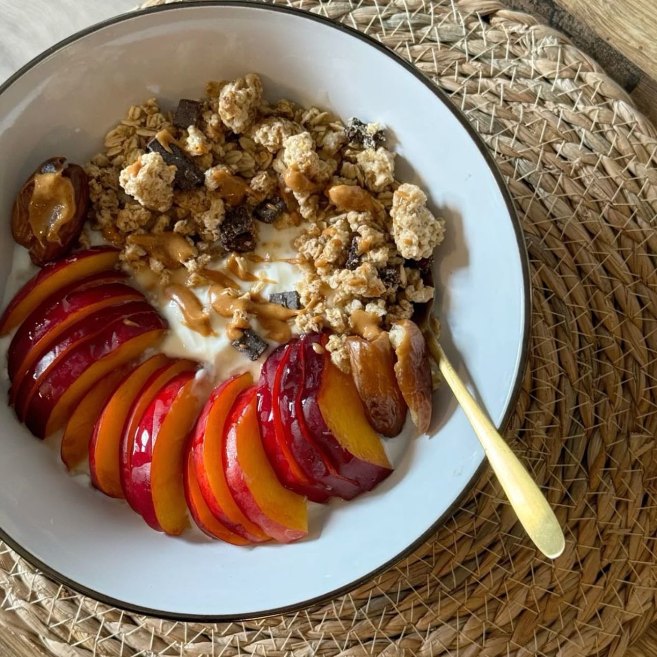 Yogurt - β’ manzana y frutos secos π°π₯
β’ banana y avena π
β’ semillas de chΓa, manΓ y frutos secos