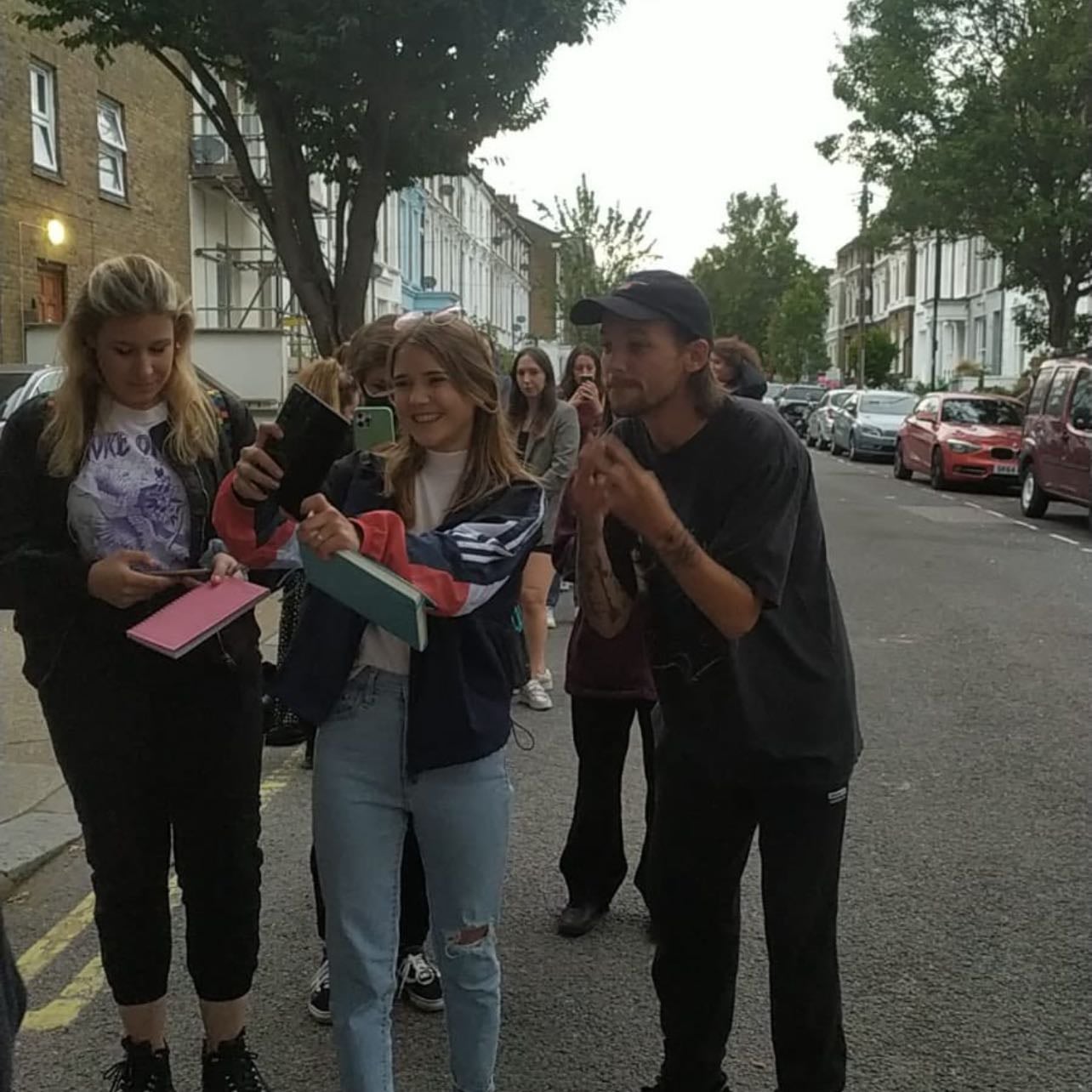 meet louis tomlinson - IDK IF THIS WILL HAPPEN