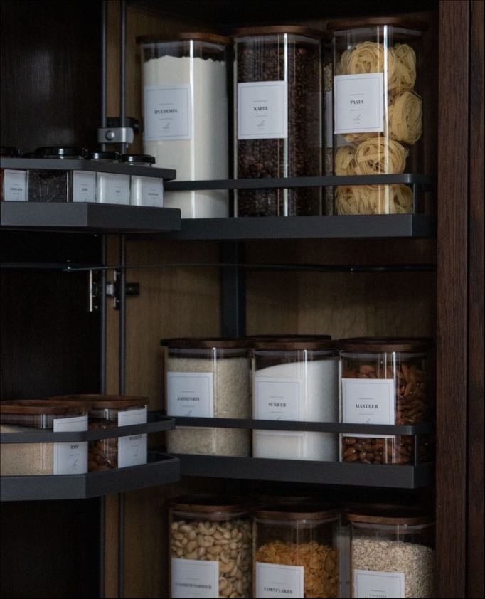 Glass containers for dry goods