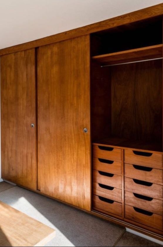 70s wardrobe - preferably built-in