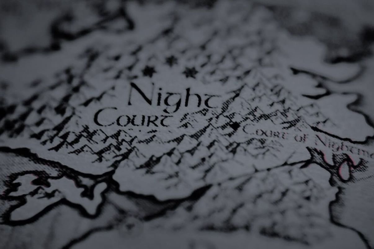 A Court of Mist and Fury (A Court of Thorns and Roses, 2) - Sarah J. Maas · 2020