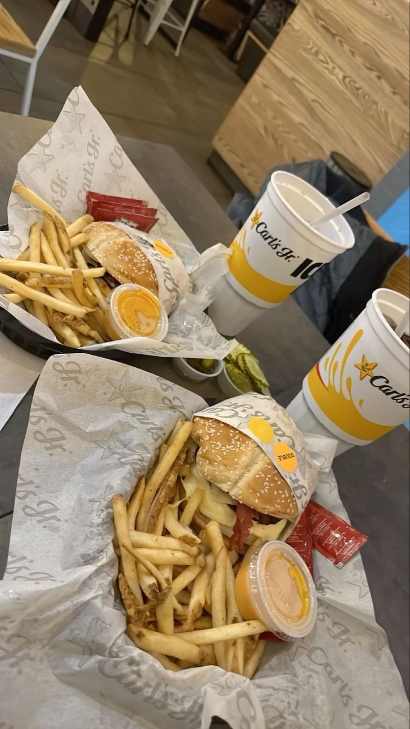Ir al Carls junior
