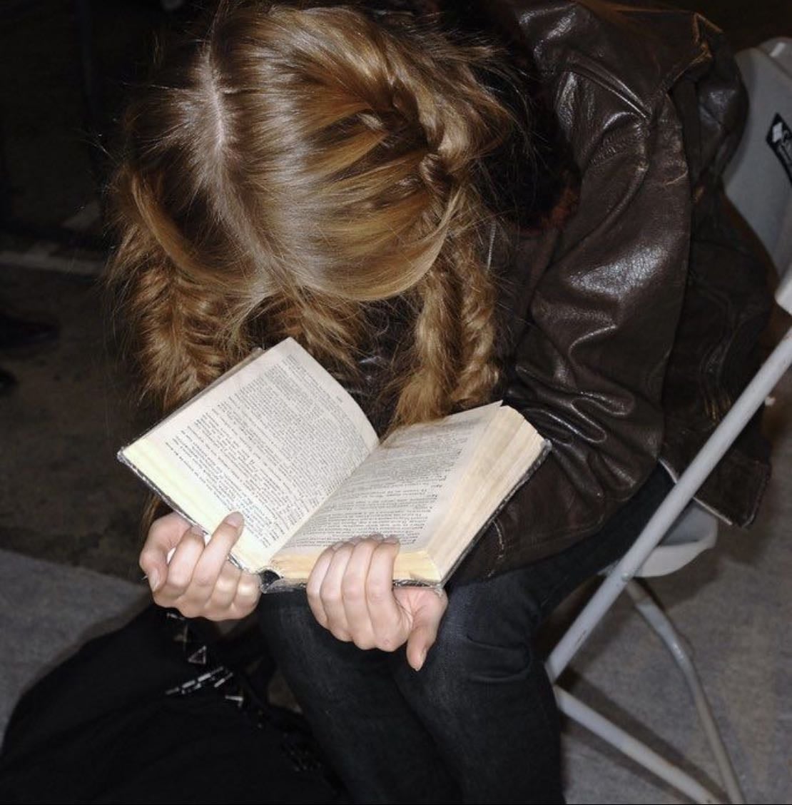 Reading list 彡₊˚.༄📰🕯️ - Books hypelist by Liana Teres