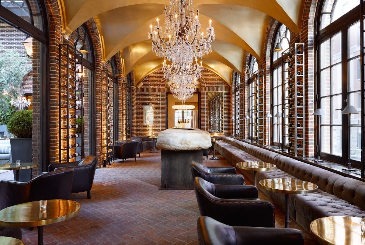 3 Arts Club Cafe at RH Chicago