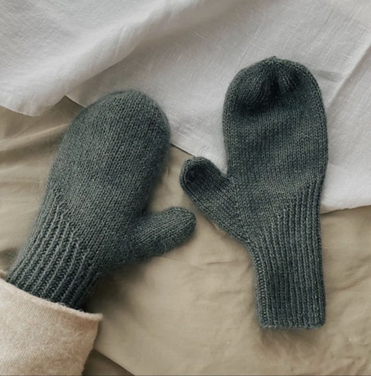Better Together Mittens - Strikkesoffe by Sofie Hågensen