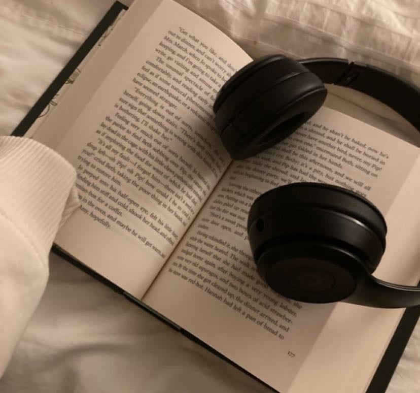 my book playlists 🎧 - Links hypelist by julia
