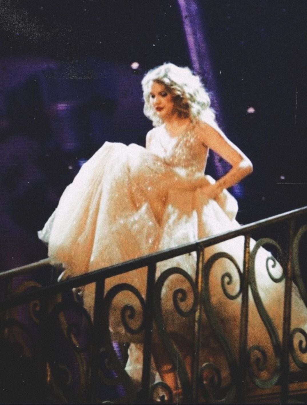 𖤐speak now°˖➴ - Fav song: haunted