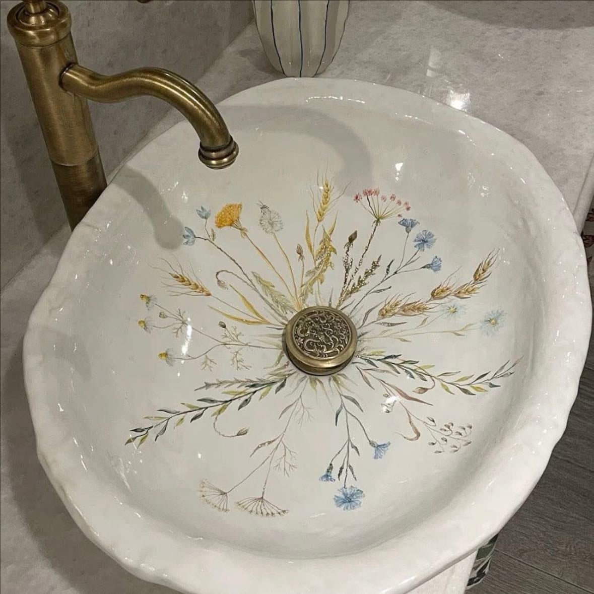 a sink that looks like this