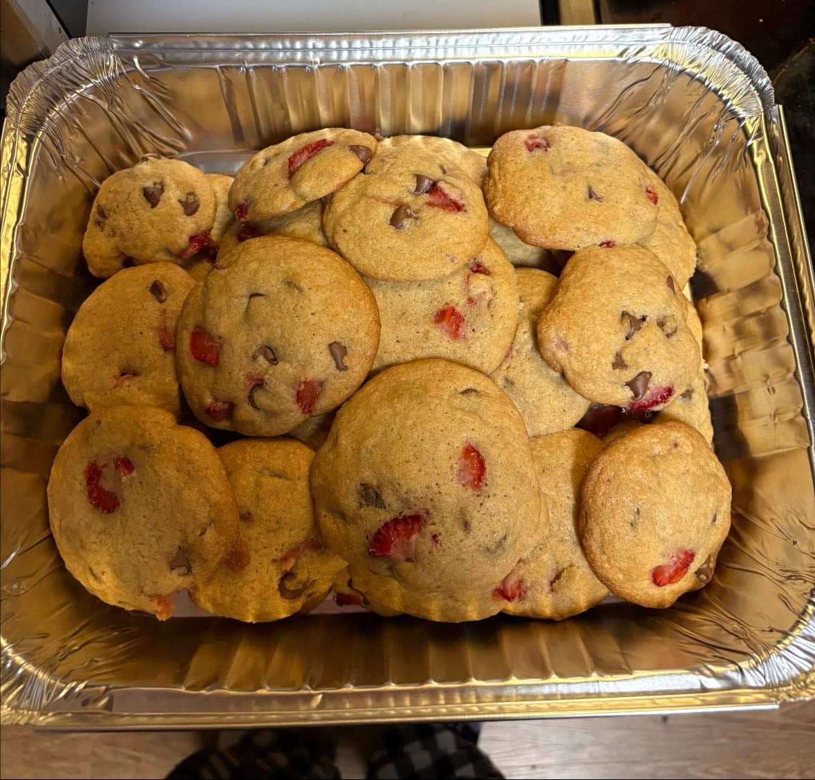 strawberry chocolate chip cookies