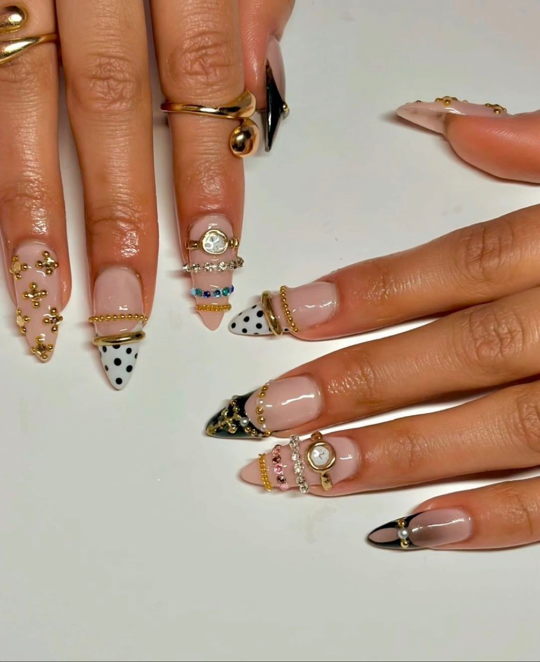 bracelet nails