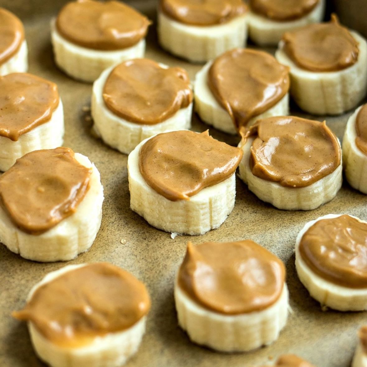 banana w peanut butter