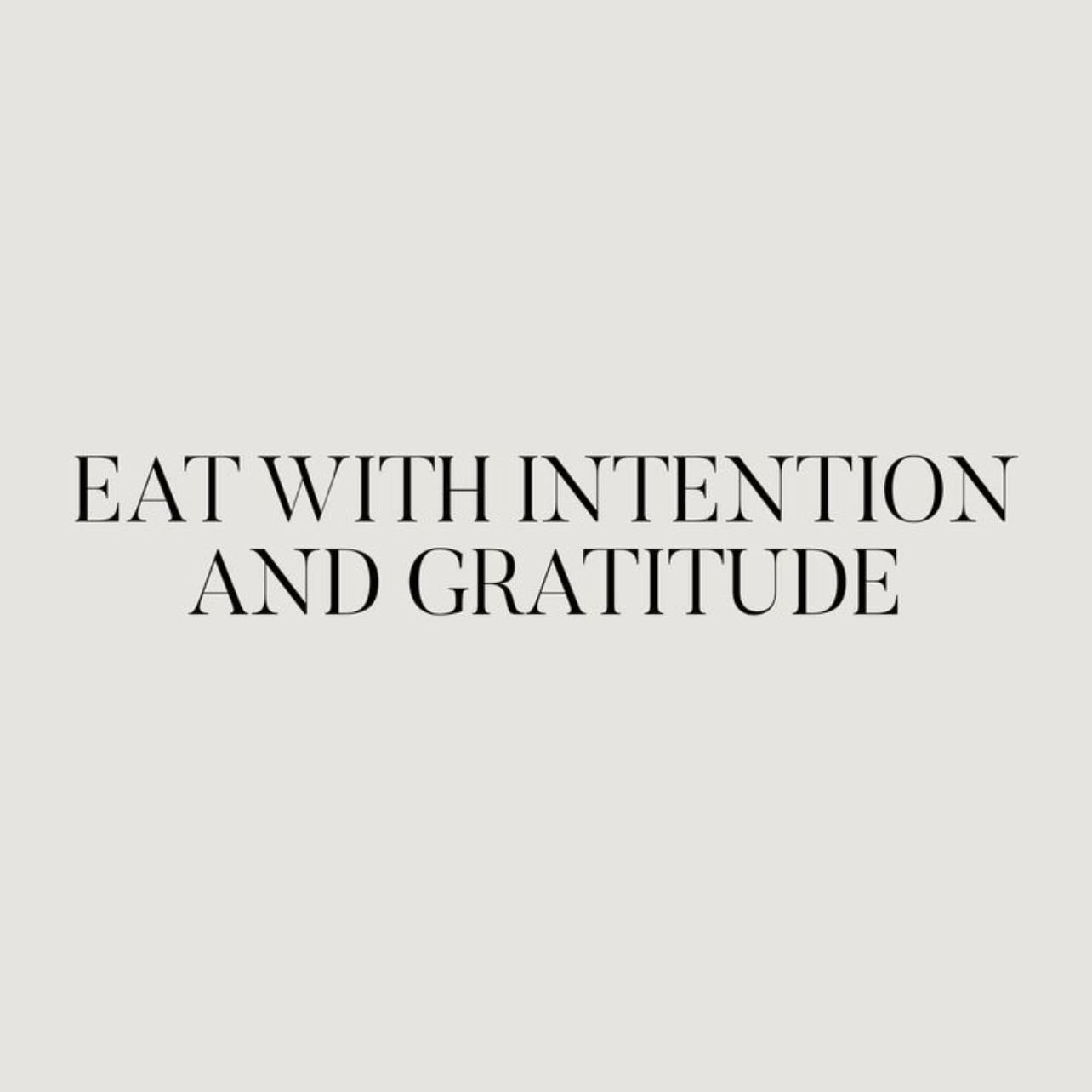Come con intención🫒 - La comida está hecha para darte energía y nutrirte, come pensando en eso, agradece a tu cuerpo y a la comida por los nutrientes que te dará. Balancea 80-20.