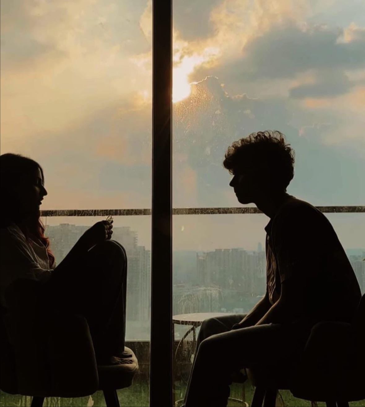 Have that conversation - Sometimes, all you need is to have that difficult conversation you've been avoiding. That's precisely what you need: to talk. It can help resolve the issue or make you realize it's time to end it. This applies not only to romantic relationships but also to family and friendships. I know it can be difficult, but it's necessary.