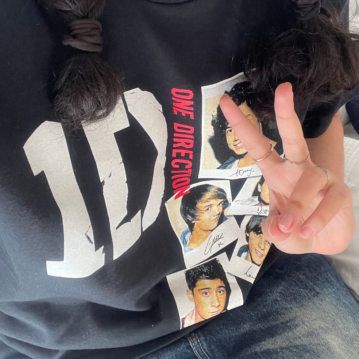 đ«¶đŒ - i just want to thank all the beautiful people in any of these fandoms. theyâre really the best and most of them really help me through tough times. theyâre the sweetest people in the world. it doesnât matter if youâre a solo or a directioner really. i feel like itâs okay to be a crazy fangirl tbh đ