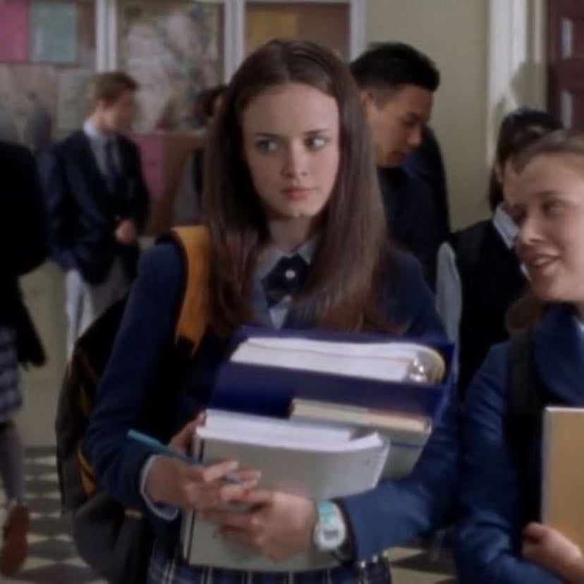 mira pelis o series que te motiven - por ejemplo, Gilmore Girls, Gossip Girl etc..