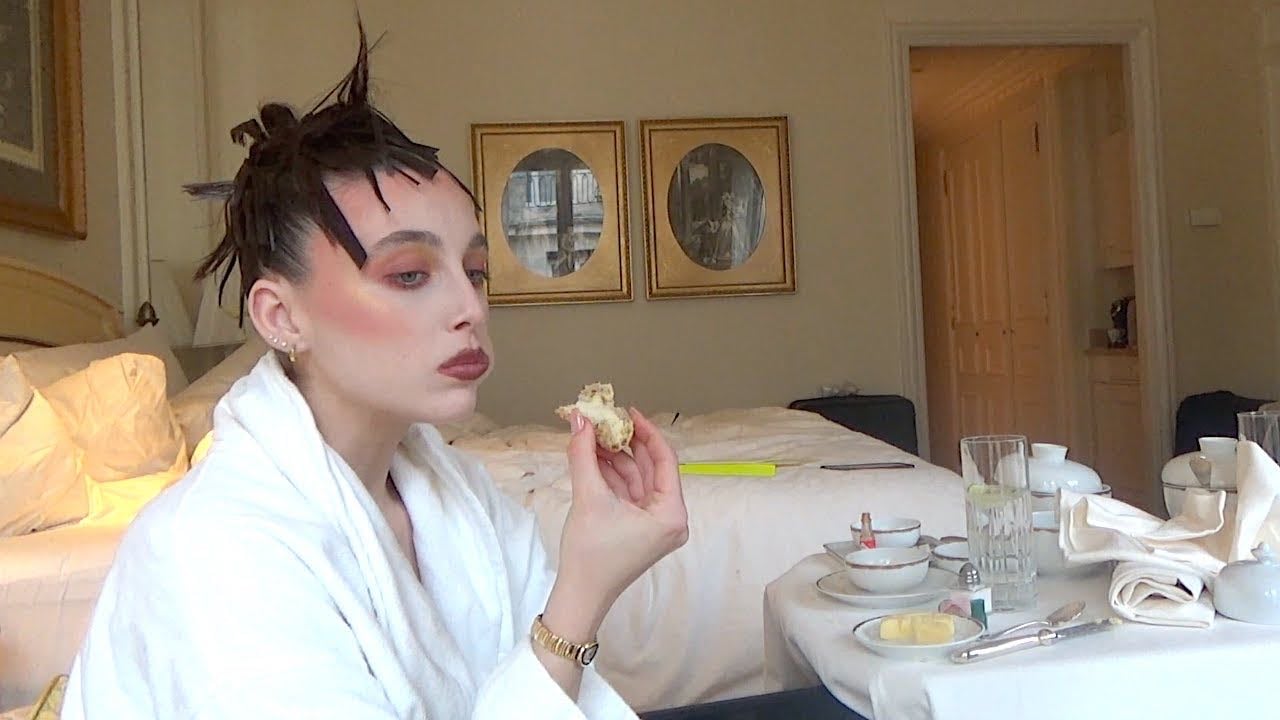 emma chamberlain - YouTube