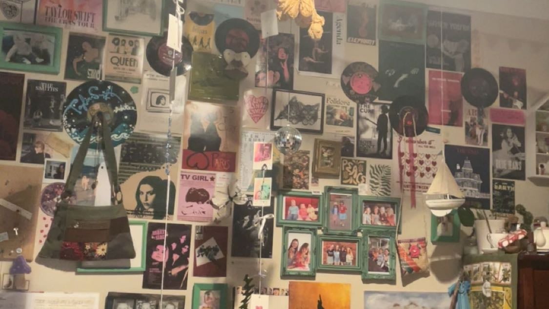 wall scrapbooking - !