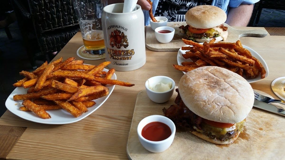 Corvin''s Burger & Beer