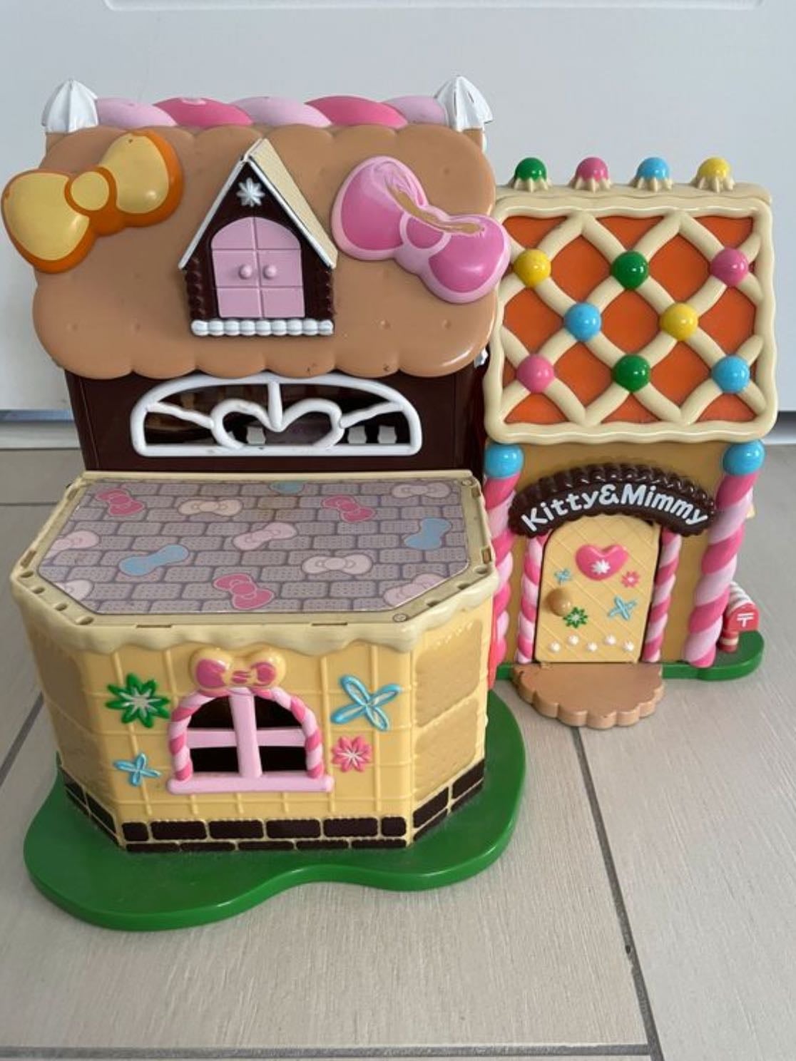 Hello kitty house