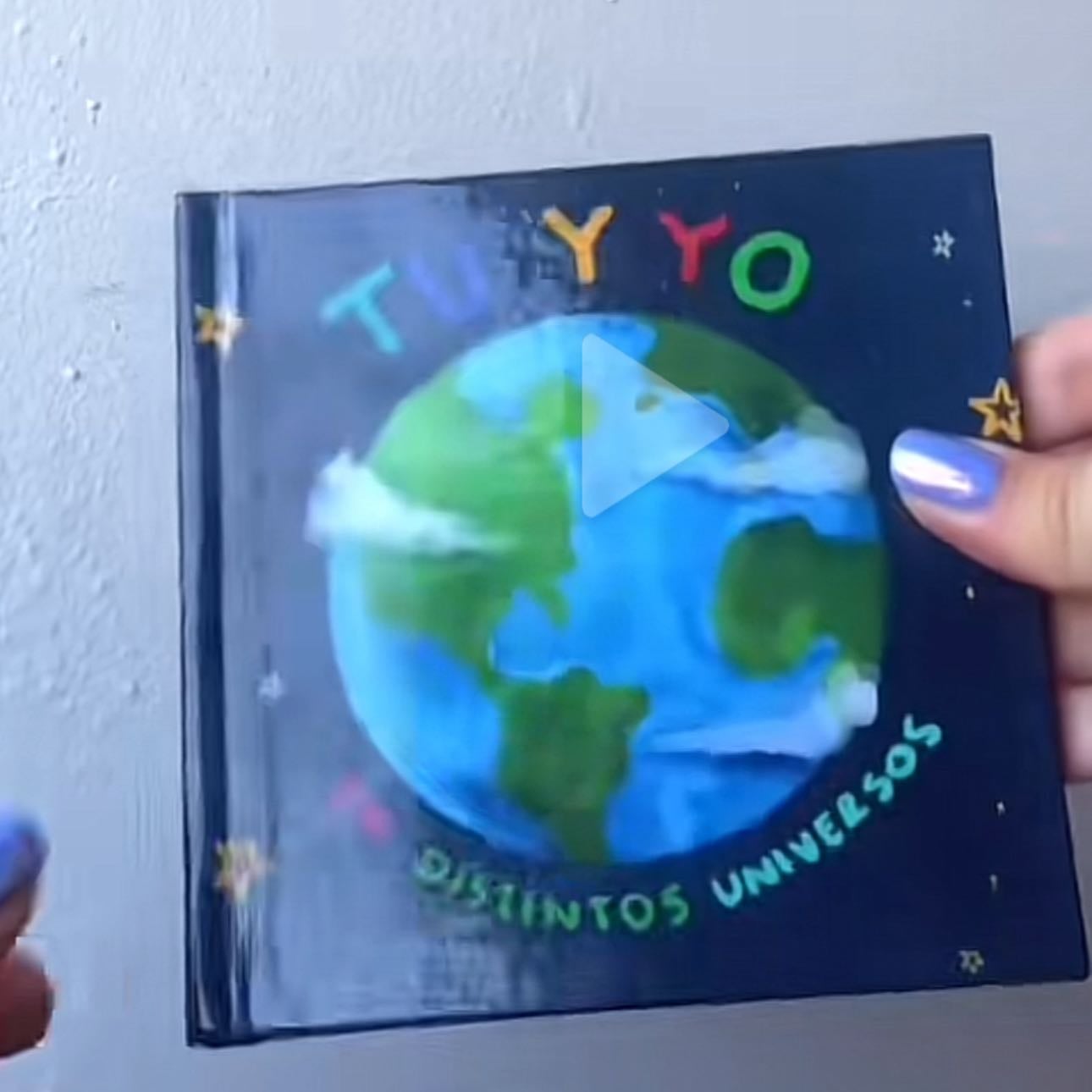 Libro “us in another universe” - echo a mano ☝🏻