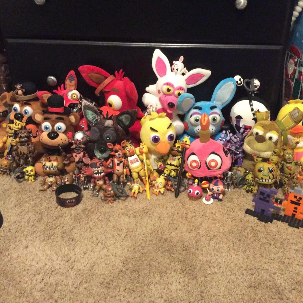 FNAF stuff - Iโve loved FNAF since like 2017 like Alec Benjamin and I really want more FNAF stuff